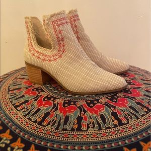 Band Of Gypsies help me boots size8